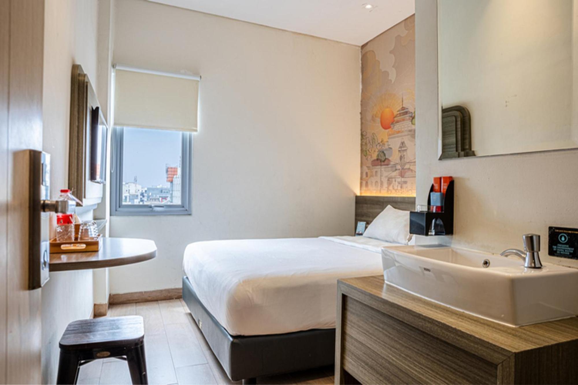 Hotel 88 Alun Alun By Wh